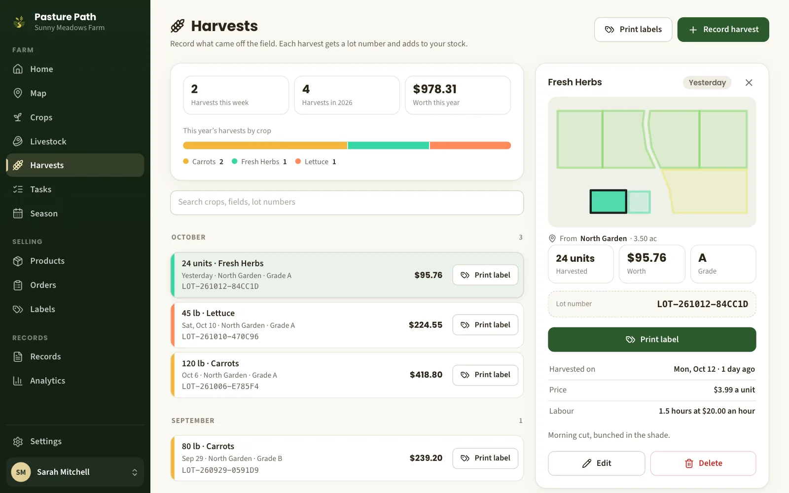 A list of harvests with quantities, grades and lot numbers, and one opened with its lot number and a button to print its label